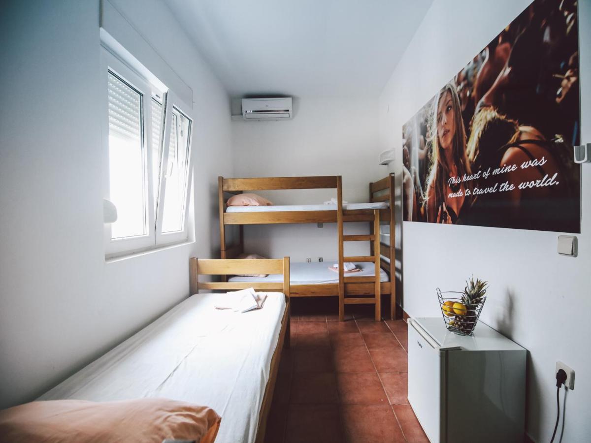 Moon Rocks Hostel Novalja Exteriér fotografie