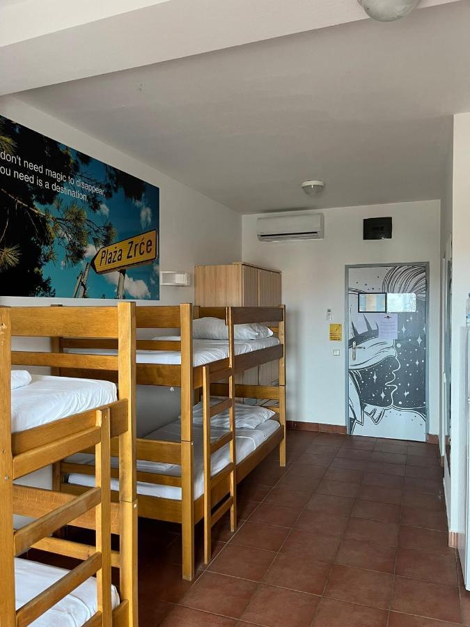 Moon Rocks Hostel Novalja Exteriér fotografie
