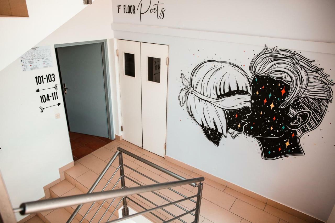 Moon Rocks Hostel Novalja Exteriér fotografie